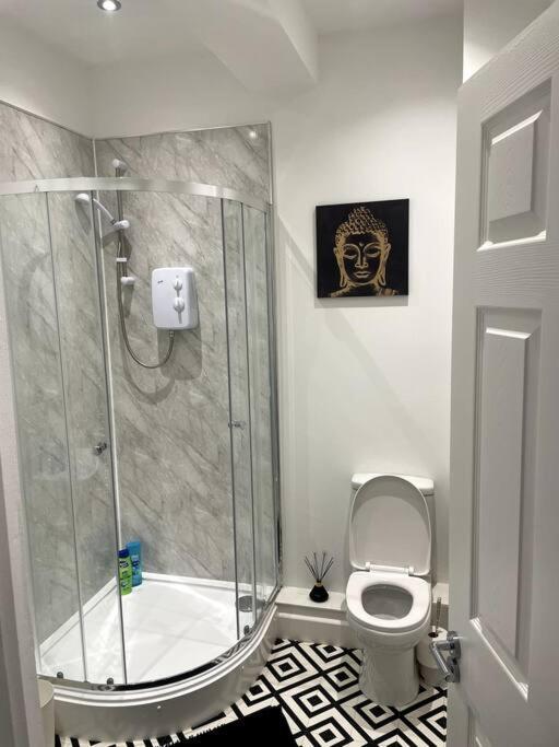 #4Bs 1 Bed Serviced Apartment Derby Buitenkant foto